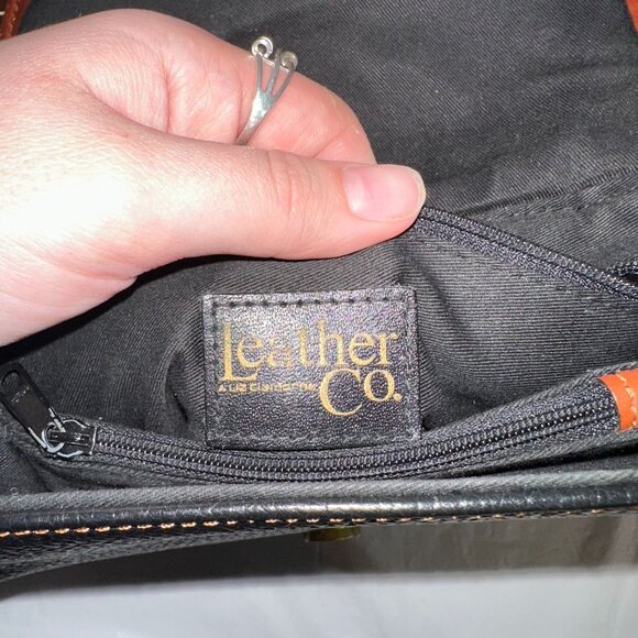 Leather Co. Black & Brown Pebbled Leather Crossbody Bag With Adjustable Strap - Picture 4 of 5